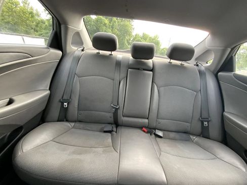Used 2013 Hyundai Sonata SE FWD image 23