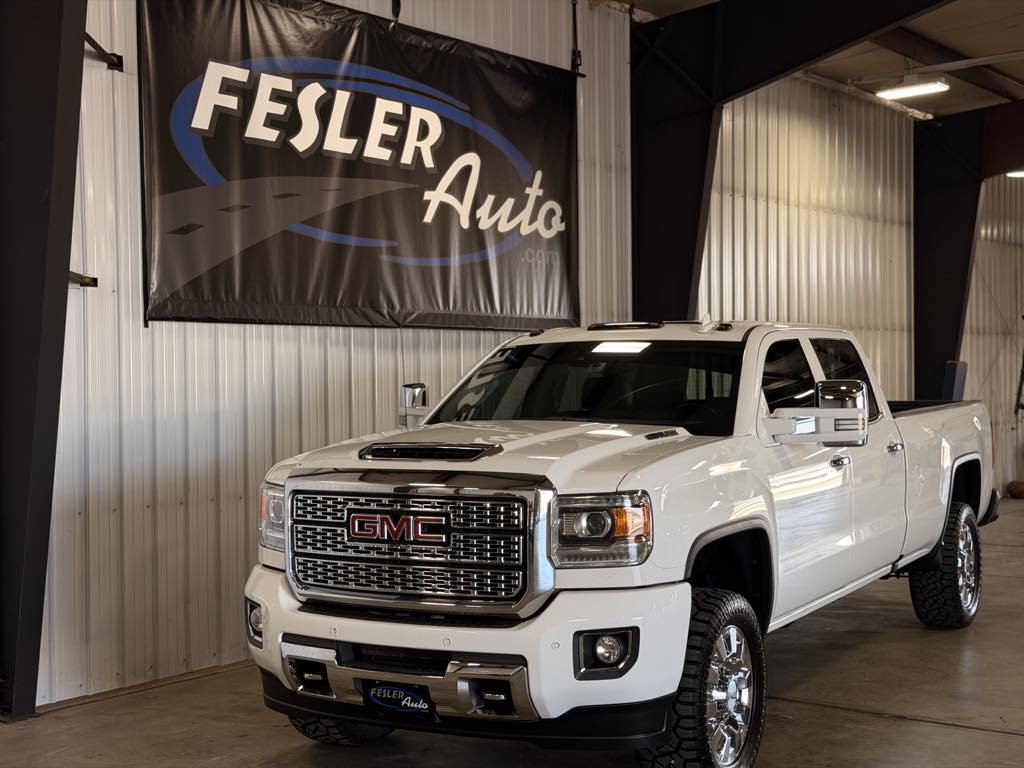 Used 2018 GMC Sierra 3500 Denali w/ Duramax Plus Package AWD/4WD image 13