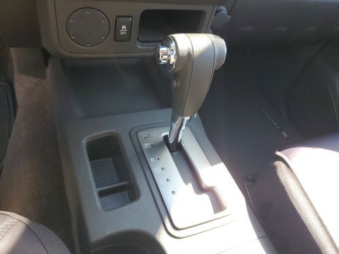 Used 2015 Nissan Xterra S w/ Nevada Tow Package image 21