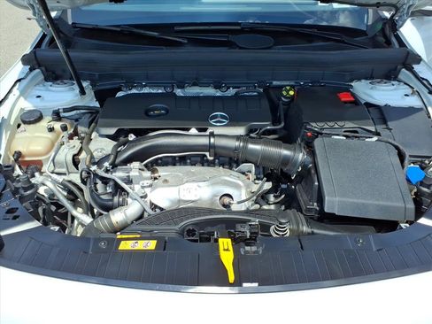 Certified 2021 Mercedes-Benz GLB 250 4MATIC image 10