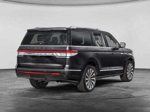 Used 2024 Lincoln Navigator Reserve w/ Monochromatic Package AWD/4WD image 2