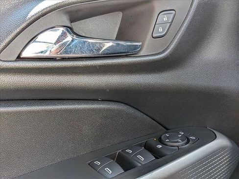 Used 2024 Chevrolet Trax RS FWD image 3
