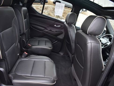 Certified 2023 Chevrolet Traverse Premier w/ Redline Edition image 16