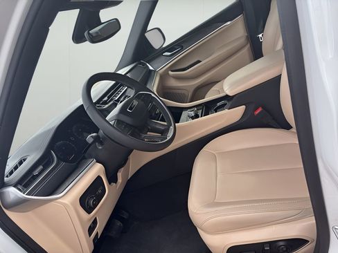 Used 2024 Jeep Grand Cherokee L Limited w/ Black Appearance Package image 12