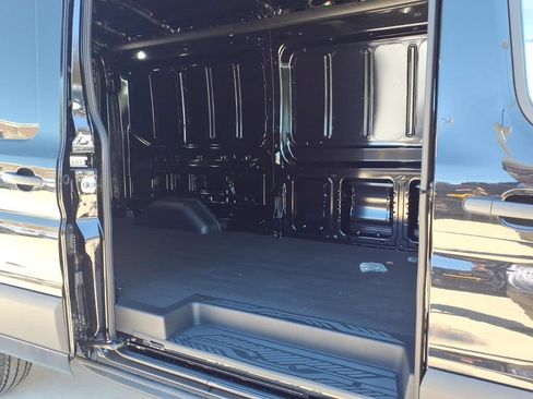 New 2026 Ford Transit 250 148 Medium Roof RWD image 9