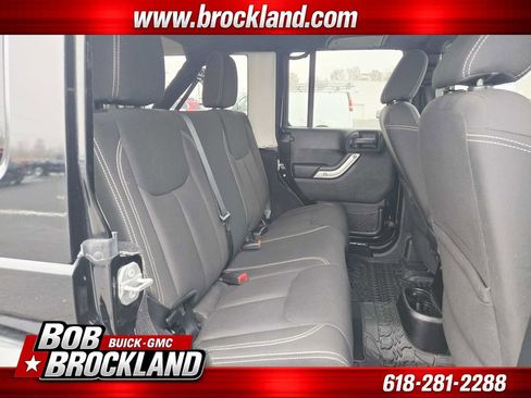 Used 2015 Jeep Wrangler Unlimited Sahara image 15