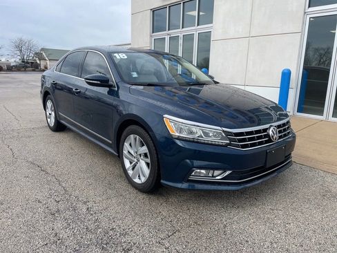 Used 2018 Volkswagen Passat 2.0T SE image 1