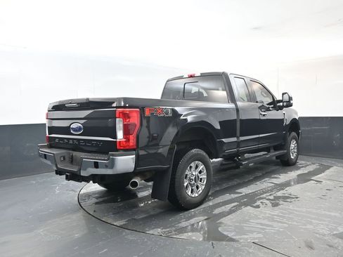 Used 2019 Ford F350 XLT w/ XLT Premium Package image 5