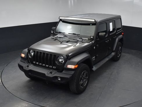 Used 2018 Jeep Wrangler Unlimited Sport S image 39