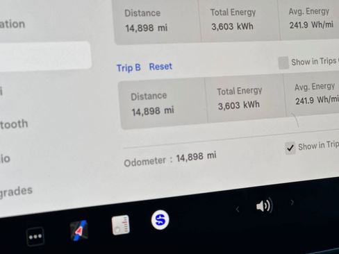 Used 2024 Tesla Model Y 2WD image 29