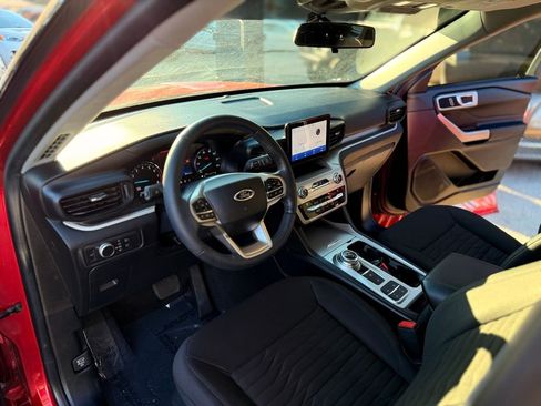 Used 2021 Ford Explorer XLT image 26