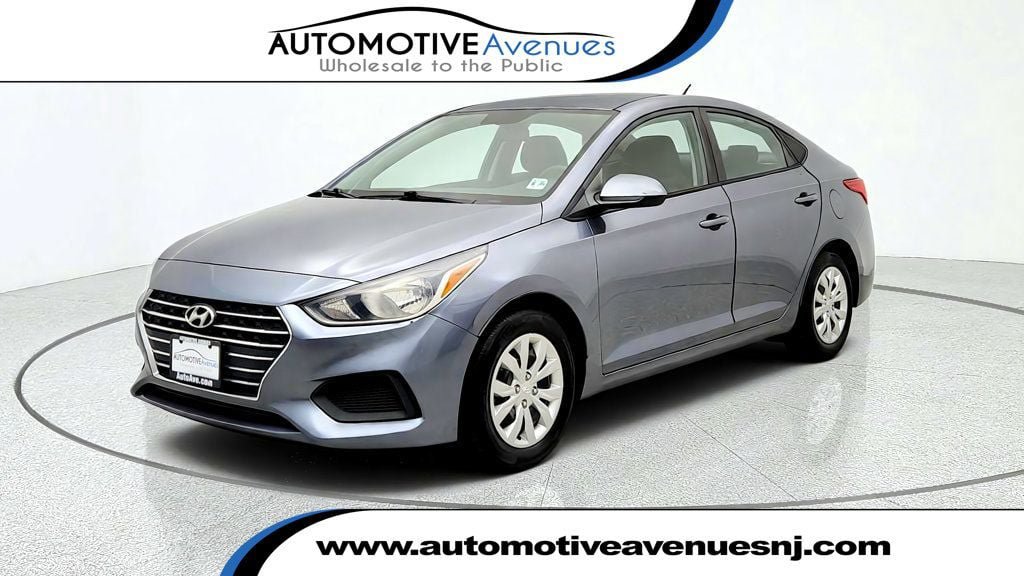Used 2020 Hyundai Accent SE FWD image 1