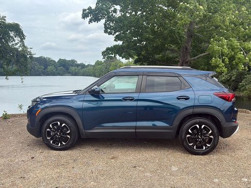 Used 2021 Chevrolet TrailBlazer LT w/ Convenience Package FWD image 10