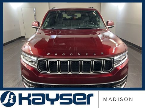 Used 2022 Jeep Wagoneer Series III w/ Premium Group I image 2