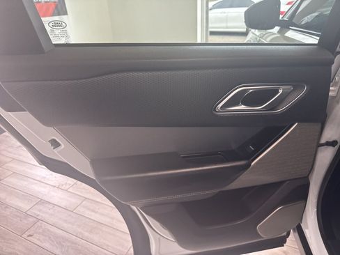 Used 2018 Land Rover Range Rover Velar R-Dynamic SE AWD/4WD image 8