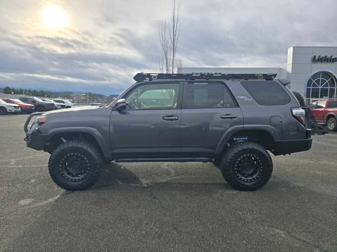 Used 2021 Toyota 4Runner TRD Off-Road Premium image 2