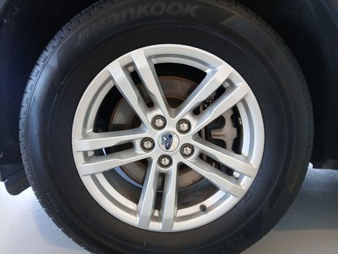 Used 2024 Ford Explorer XLT w/ Equipment Group 202A AWD/4WD image 6