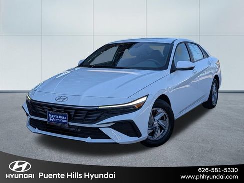 New 2026 Hyundai Elantra SE FWD image 1