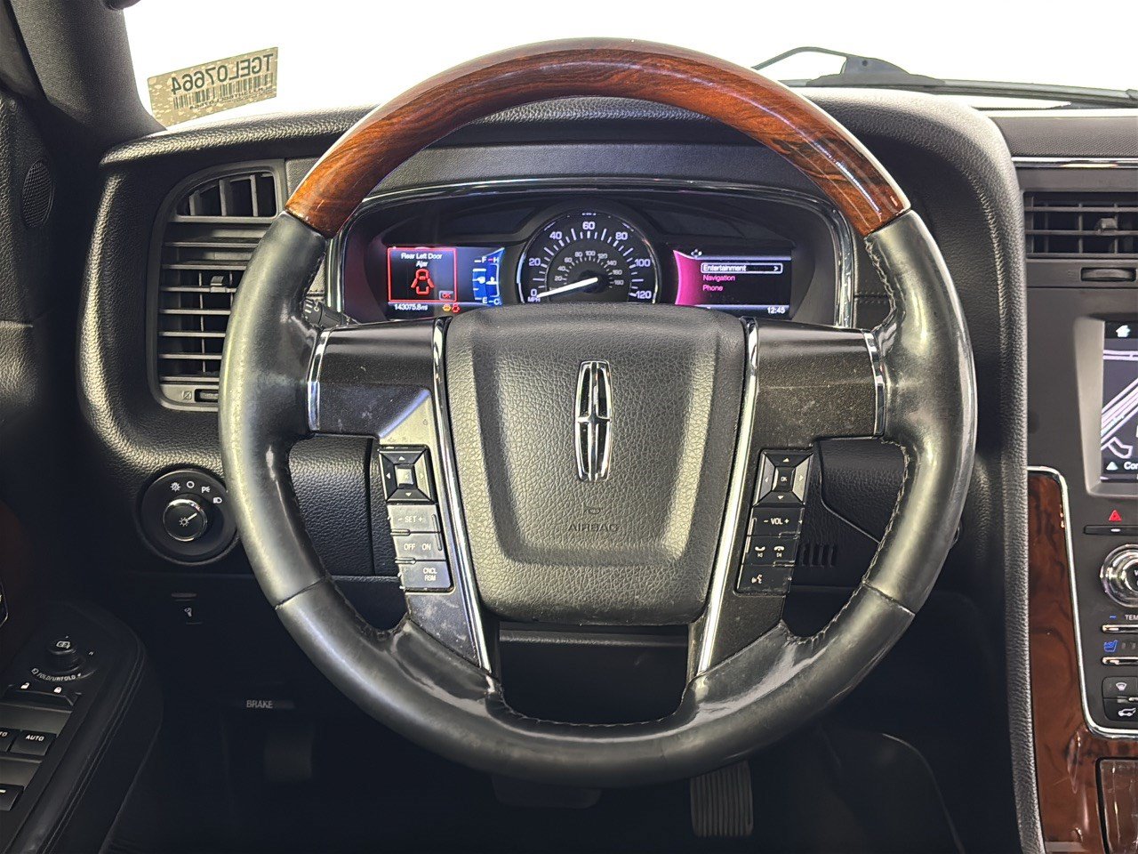 Used 2016 Lincoln Navigator L Select RWD image 10