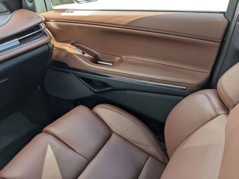 Used 2025 Lincoln Navigator Reserve image 18