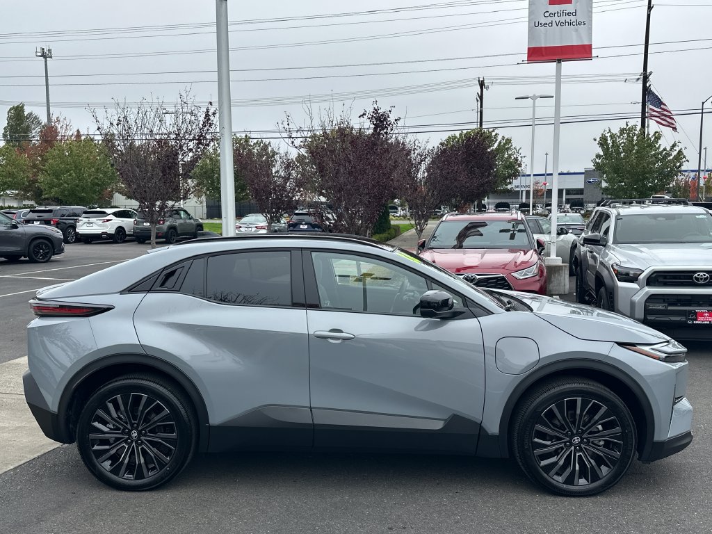 Used 2026 Toyota C-HR AWD/4WD image 6