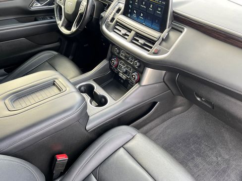 Used 2022 Chevrolet Suburban Z71 image 19