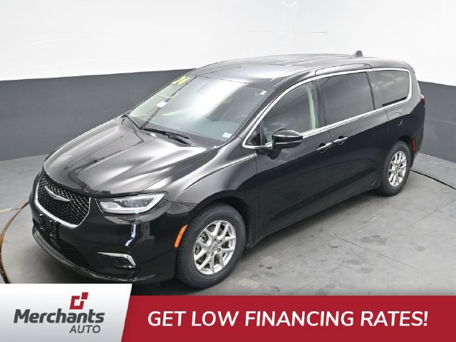 Used 2024 Chrysler Pacifica Touring-L FWD image 22