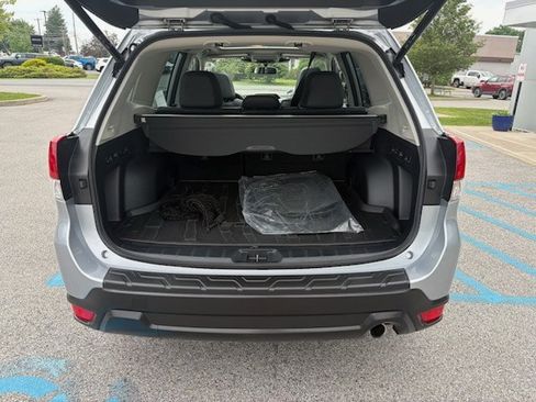Used 2022 Subaru Forester Limited AWD/4WD image 8