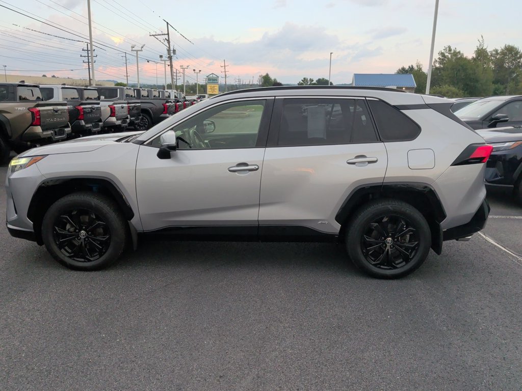 Used 2022 Toyota RAV4 SE w/ Convenience Package AWD/4WD image 5