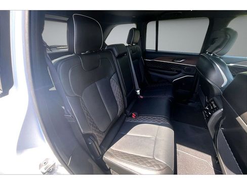 Certified 2025 Jeep Grand Cherokee Summit AWD/4WD image 25
