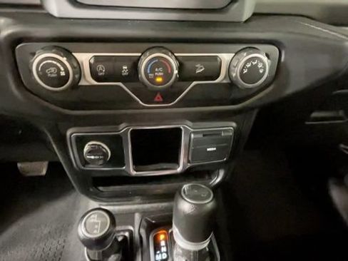 Used 2019 Jeep Wrangler Sport AWD/4WD image 29