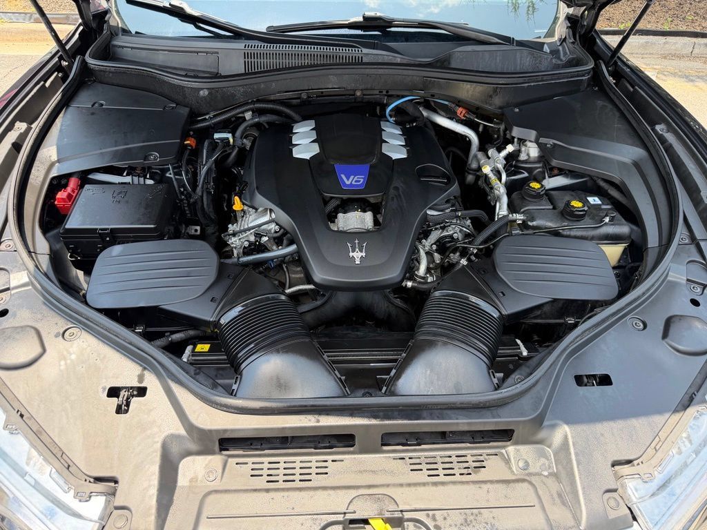 Used 2023 Maserati Levante Modena AWD/4WD image 6