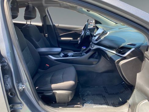 Used 2018 Chevrolet Volt LT w/ Comfort Package FWD image 15