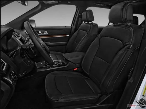 Used 2017 Ford Explorer Platinum AWD/4WD image 5