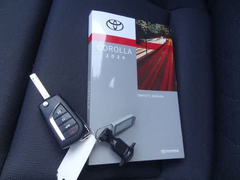 Used 2024 Toyota Corolla LE FWD image 28