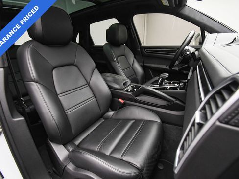 Used 2023 Porsche Cayenne GTS image 17