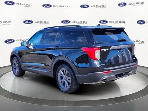 Certified 2023 Ford Explorer XLT w/ Equipment Group 202A AWD/4WD image 3