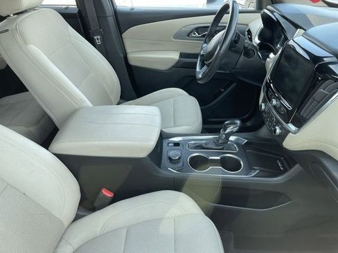 Used 2022 Chevrolet Traverse LT AWD/4WD image 10