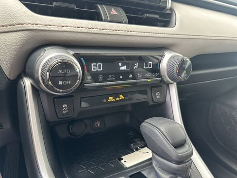 Certified 2025 Toyota RAV4 XLE AWD/4WD image 32