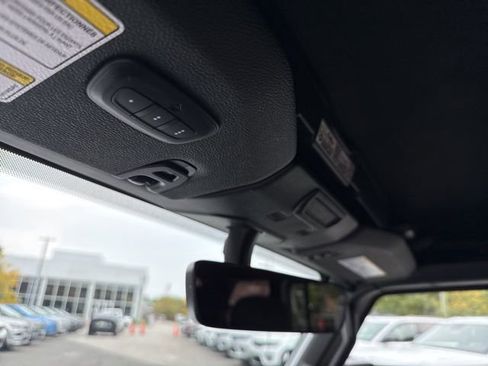 Used 2022 Jeep Wrangler Unlimited Willys image 40