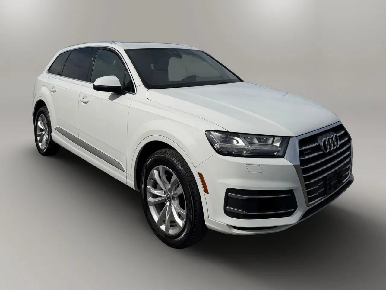 Used 2017 Audi Q7 3.0T Premium Plus w/ Premium Plus Package AWD/4WD image 1