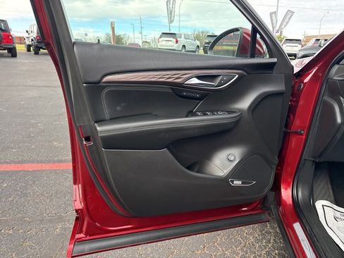 Used 2023 Buick Envision Avenir image 12