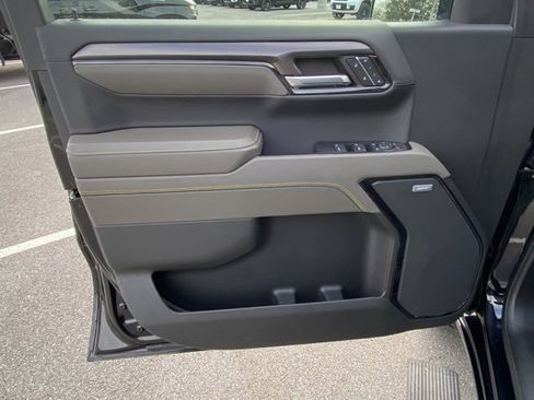 Used 2023 Chevrolet Silverado 1500 ZR2 w/ Technology Package image 11