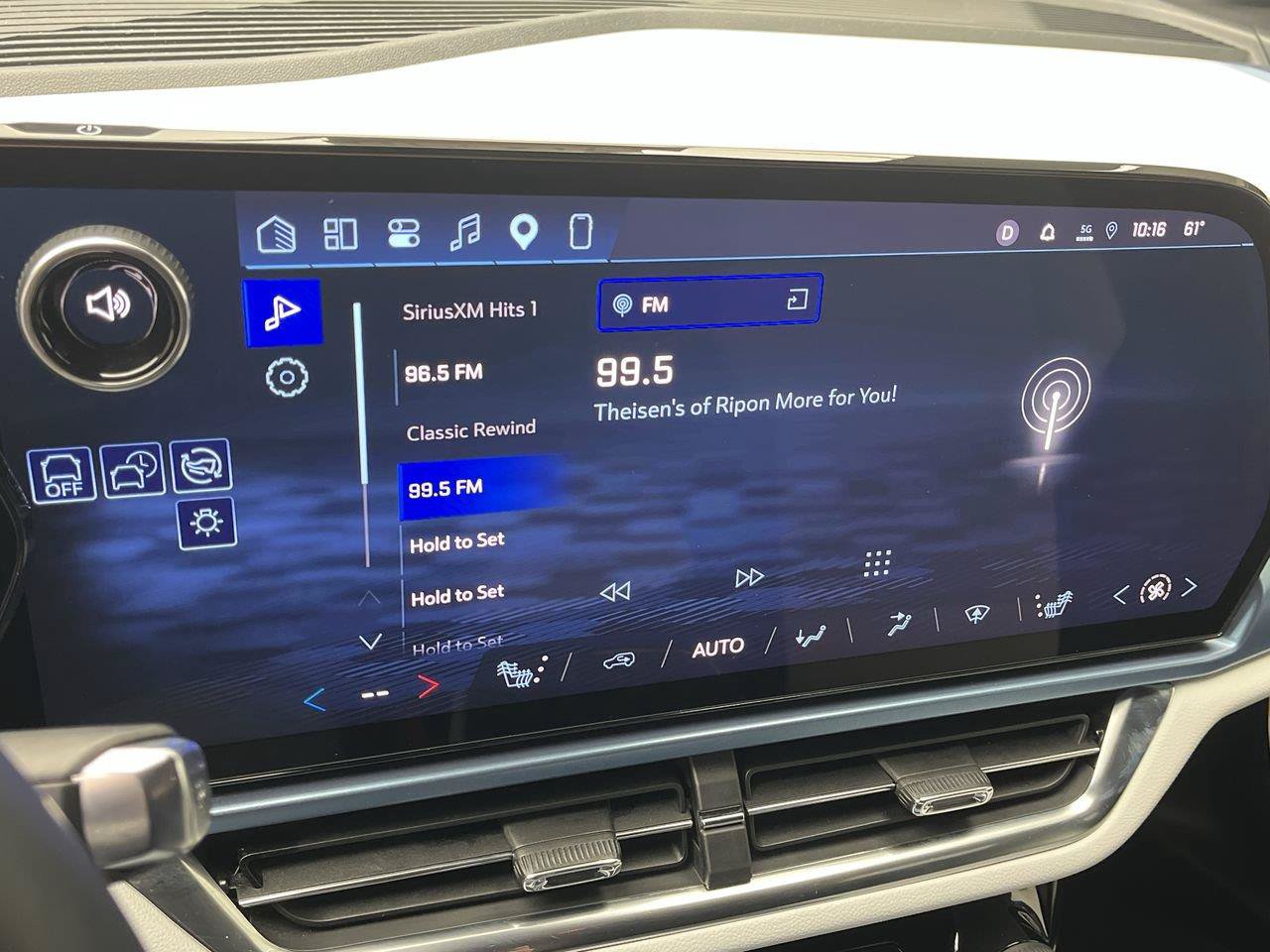 Certified 2024 Chevrolet Equinox EV LT AWD/4WD image 20