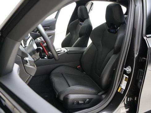 Used 2025 BMW M5 w/ Executive Package image 29