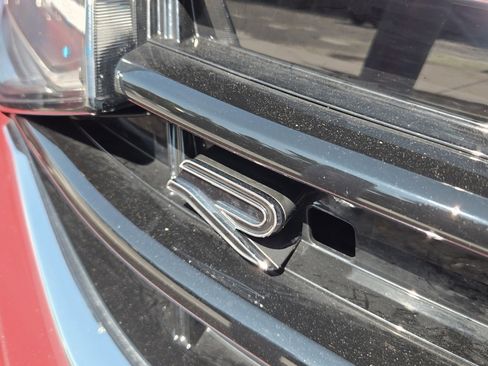 Used 2024 Volkswagen Tiguan SE R-Line image 15