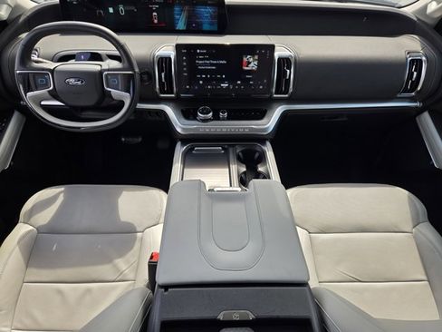 Certified 2025 Ford Expedition Platinum w/ Driver's Package AWD/4WD image 25