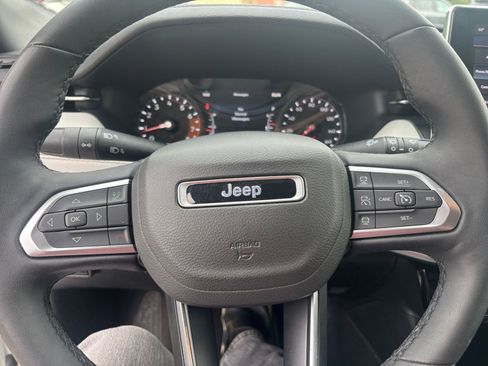 Used 2025 Jeep Compass Limited AWD/4WD image 27