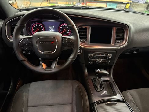 Used 2017 Dodge Charger SXT w/ Blacktop Package image 18