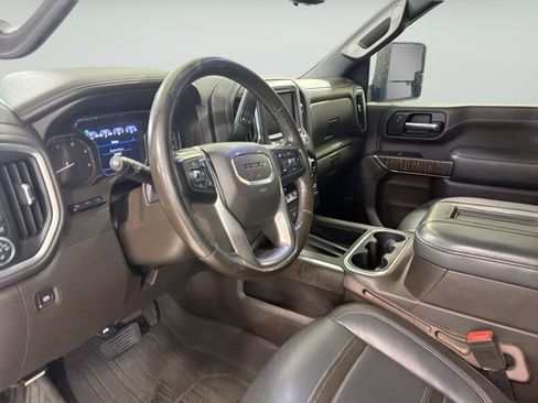 Used 2020 GMC Sierra 2500 Denali w/ Technology Package AWD/4WD image 16